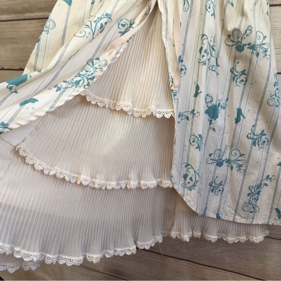 DISNEY HOT TOPIC CINDERELLA PEASANT SWEETHEART DRESS - Picture 13 of 13